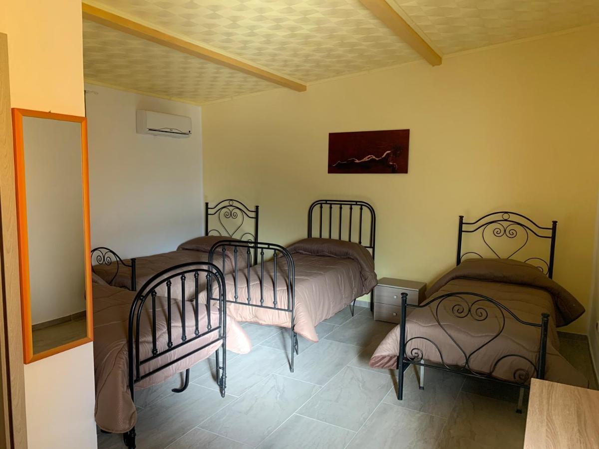 Casa Acito Bed & Breakfast Stornara ภายนอก รูปภาพ