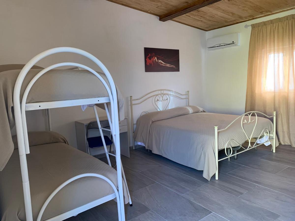 Casa Acito Bed & Breakfast Stornara ภายนอก รูปภาพ